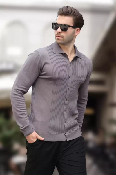 پولوشرت یقه دار طوسی تیره با جزئیات دکمه ای و طرح راه راه برای آقایان 7281 برند Madmext - 861705566