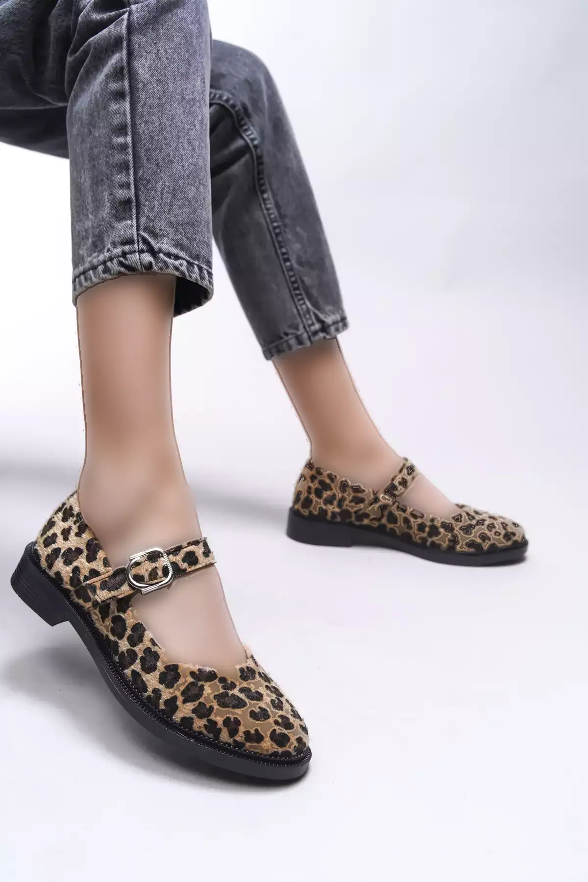 کفش راحتی زنانه ساهلیره مدل ۰۰۱۲۲۵۰ با طرح پلنگی برند Riccon - 902470535