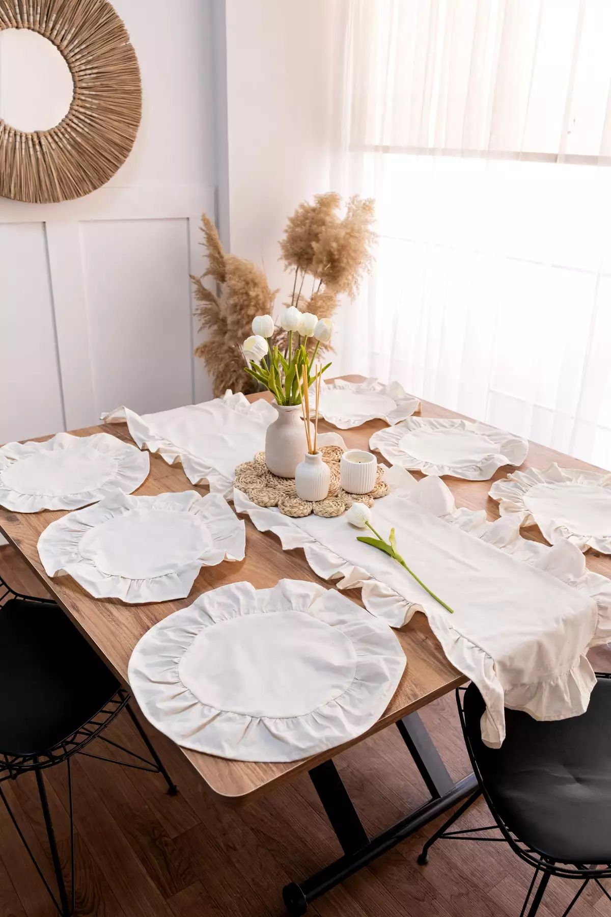 ست سرویس میز 7 پارچهای شامل 6 عدد زیر بشقابی آمریکایی و 1 عدد رانر فری با ابعاد 40x150 سانتیمتر برند Morlay - 934220045