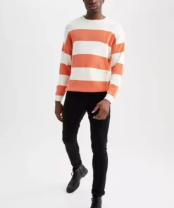 تیشرت بافتنی یقه گرد و رنگ بلوک سیگنالی بزرگ برند Defacto - 174758117