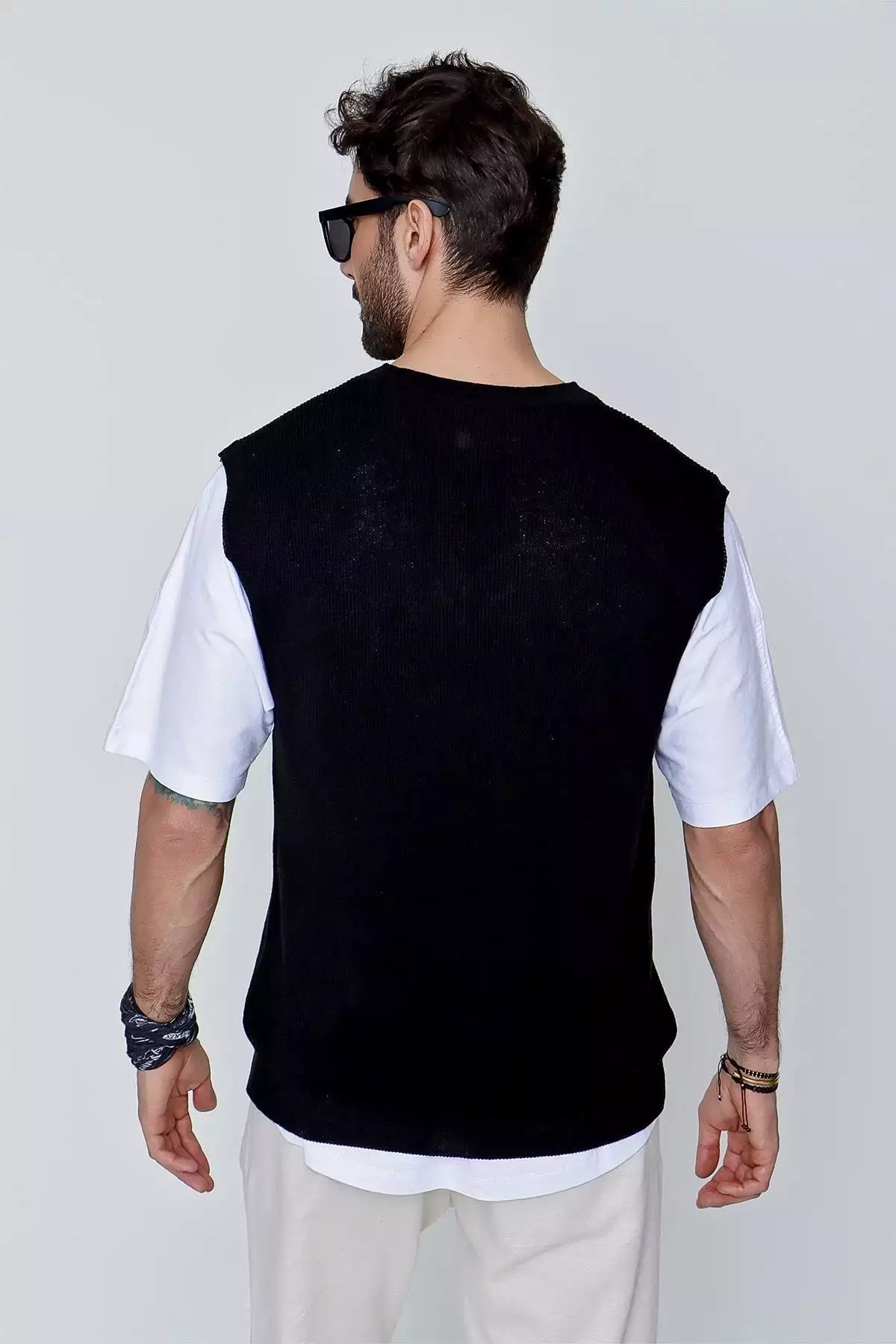 بتن مردانه یقه V راحت از جنس بافتنی پنبهای - رنگ مشکی 22sm214 برند CHUBA - 274915914