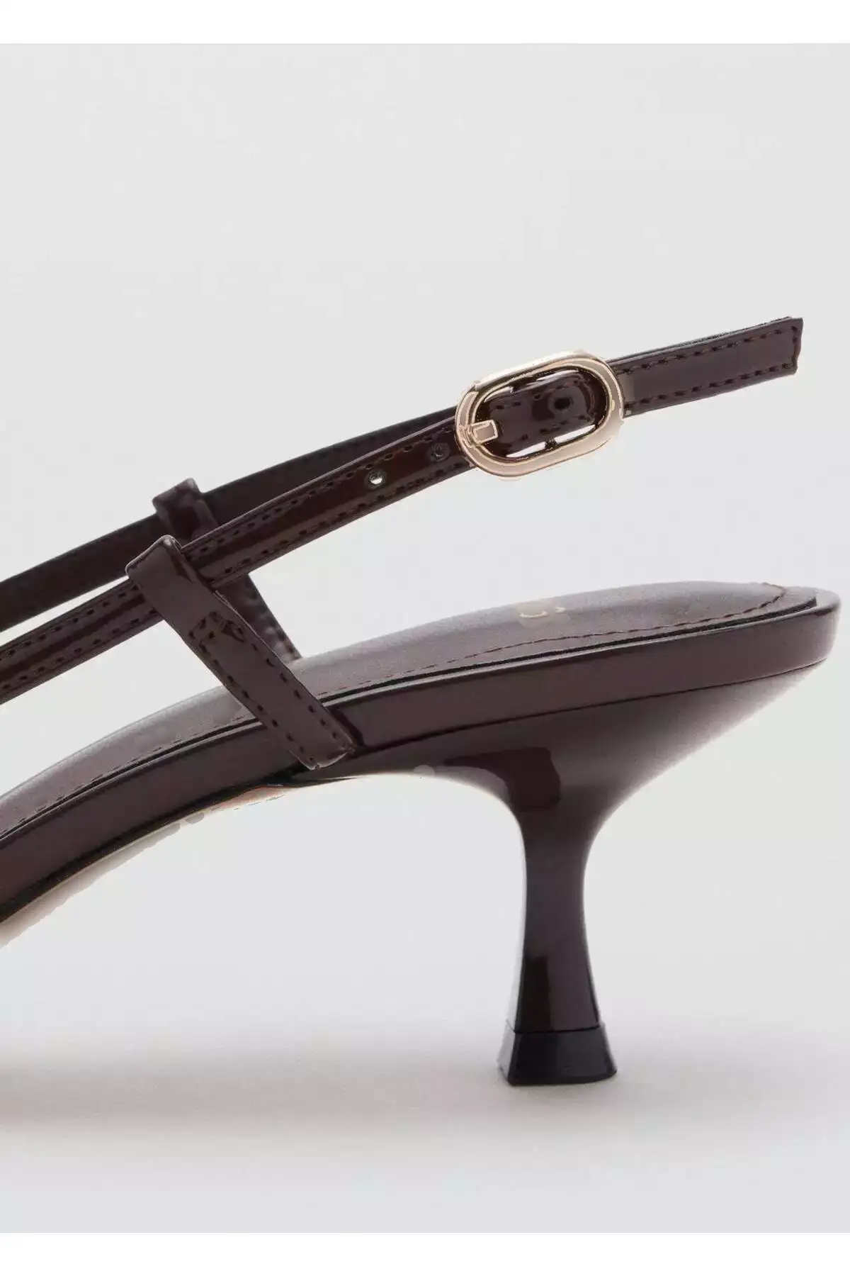 کفش پاشنهدار گربهای براق برند MANGO - 977565478