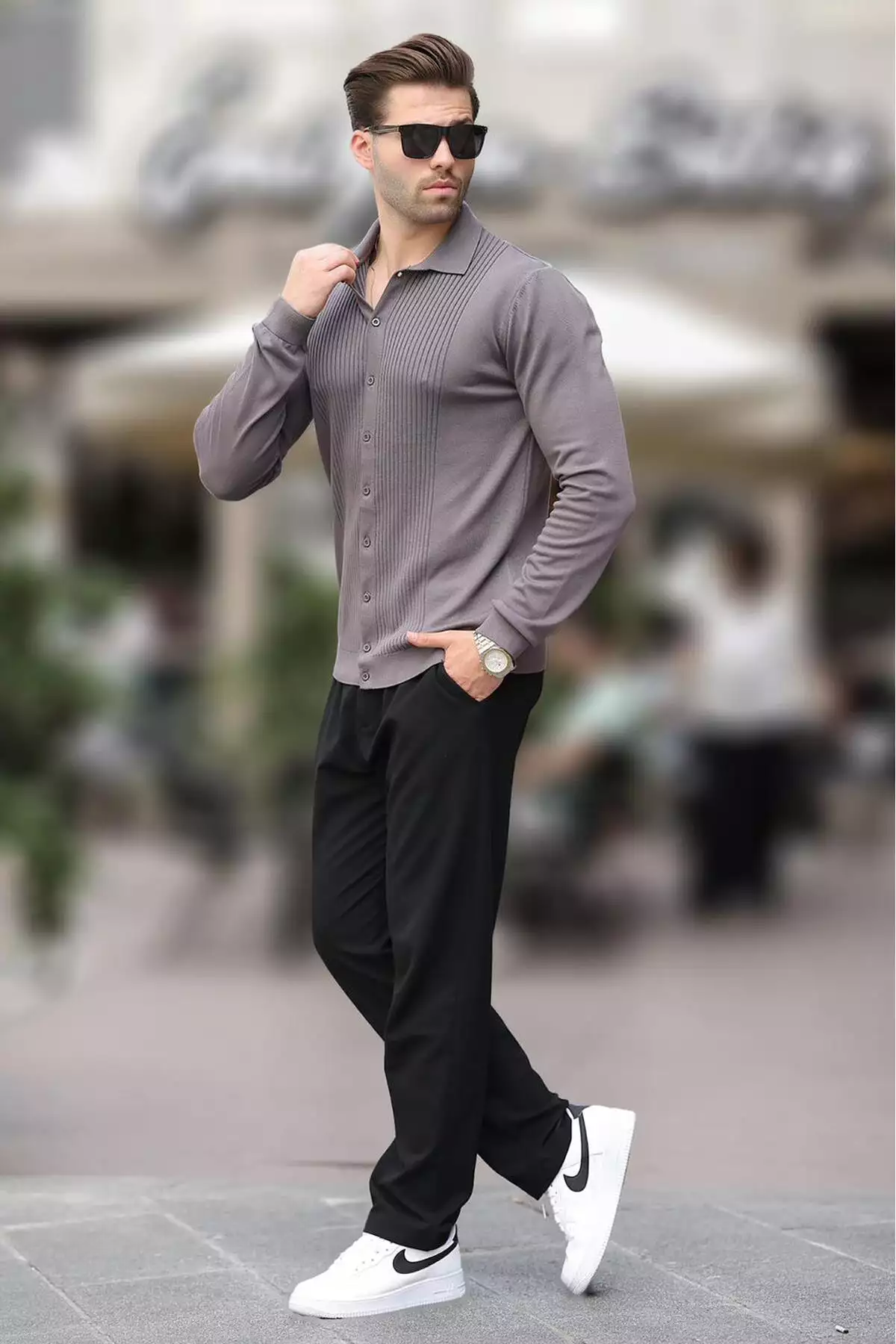 پولوشرت یقه دار طوسی تیره با جزئیات دکمه ای و طرح راه راه برای آقایان 7281 برند Madmext - 861705566