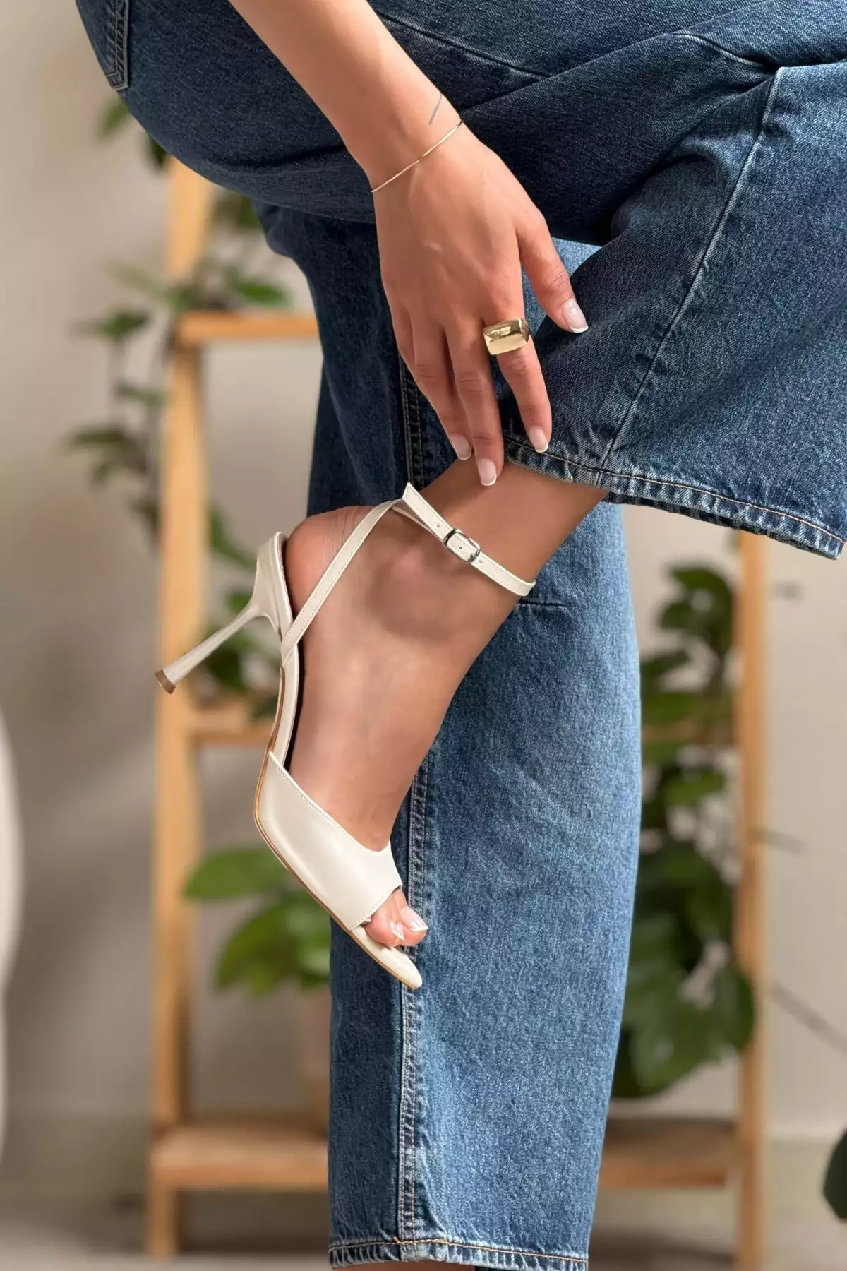 کفش پاشنه نازک زنانه با جزئیات کمربند مچ دست تانیا سدف برند NİŞANTAŞI SHOES - 937807229