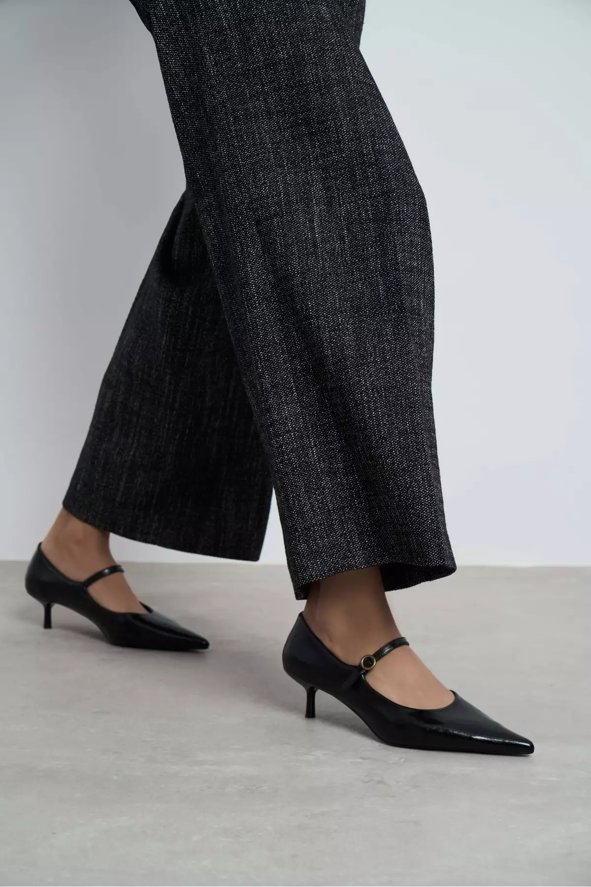 کفش پاشنهدار زنانه راشل سیاه با طرح رُستیک و نوک تیز برند NİŞANTAŞI SHOES - 1008826456