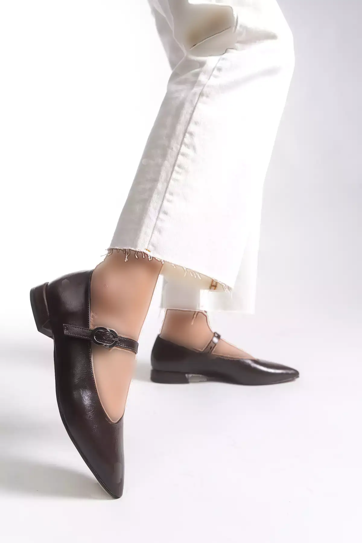 کفش مسطح زنانه نوک تیز ۰۰۱۲۵۰۱ قهوهای چرم برند Riccon - 983030328