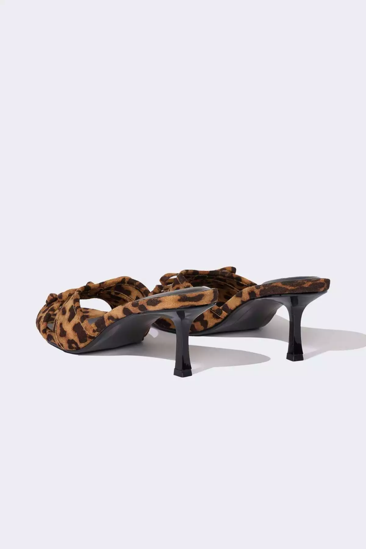 ترلیک پاشنه بلند زنانه با طرح پلنگی E2507AX25SM برند Defacto - 938363068