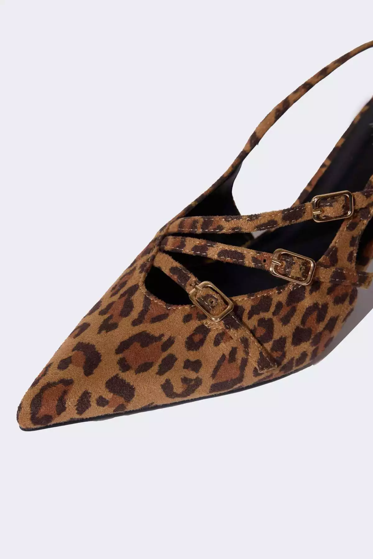 صندل زنانه با طراحی لئوپارد و کفی بلند از چرم مصنوعی مدل E2523AX25SM برند Defacto - 949716019