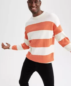 تیشرت بافتنی یقه گرد و رنگ بلوک سیگنالی بزرگ برند Defacto - 174758117