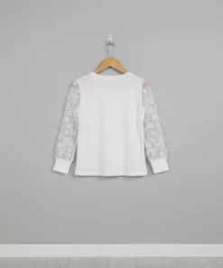 بلوز دخترانه با جزئیات دکمه دار از جنس دانتل - مناسب برای روزهای روزمره و مراسم خاص برند Selvira - 1011659943