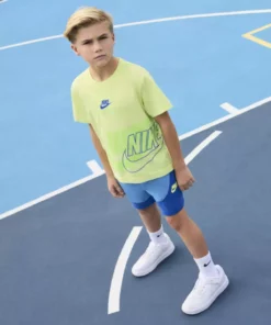 تیشرت کودک نئون سیرنگی با یقه صفر، 60% پنبه و 40% پلیاستر برند Nike - 1038156114