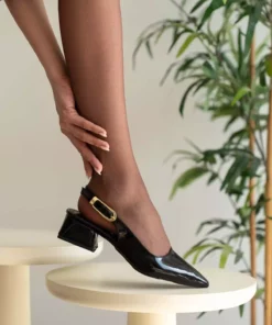 کفش پاشنه کوتاه زنانه مشکی براق با بند - فصل جدید برند Savves - 938465141