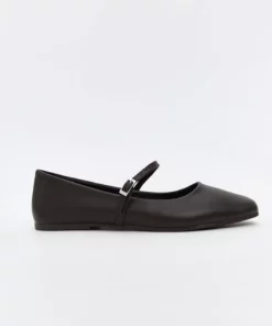 کالاهای با کیفیت از فروشگاه چلبی | کفش راحتی زنانه با ظاهر چرم برند LC Waikiki - 980585618