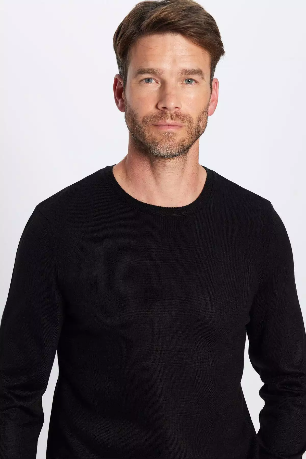 کت ترکوشی آقایان با برش باریک و نرم، بافت غیرپرزدار و یقه گرد مشکی برند Tudors - 767454535