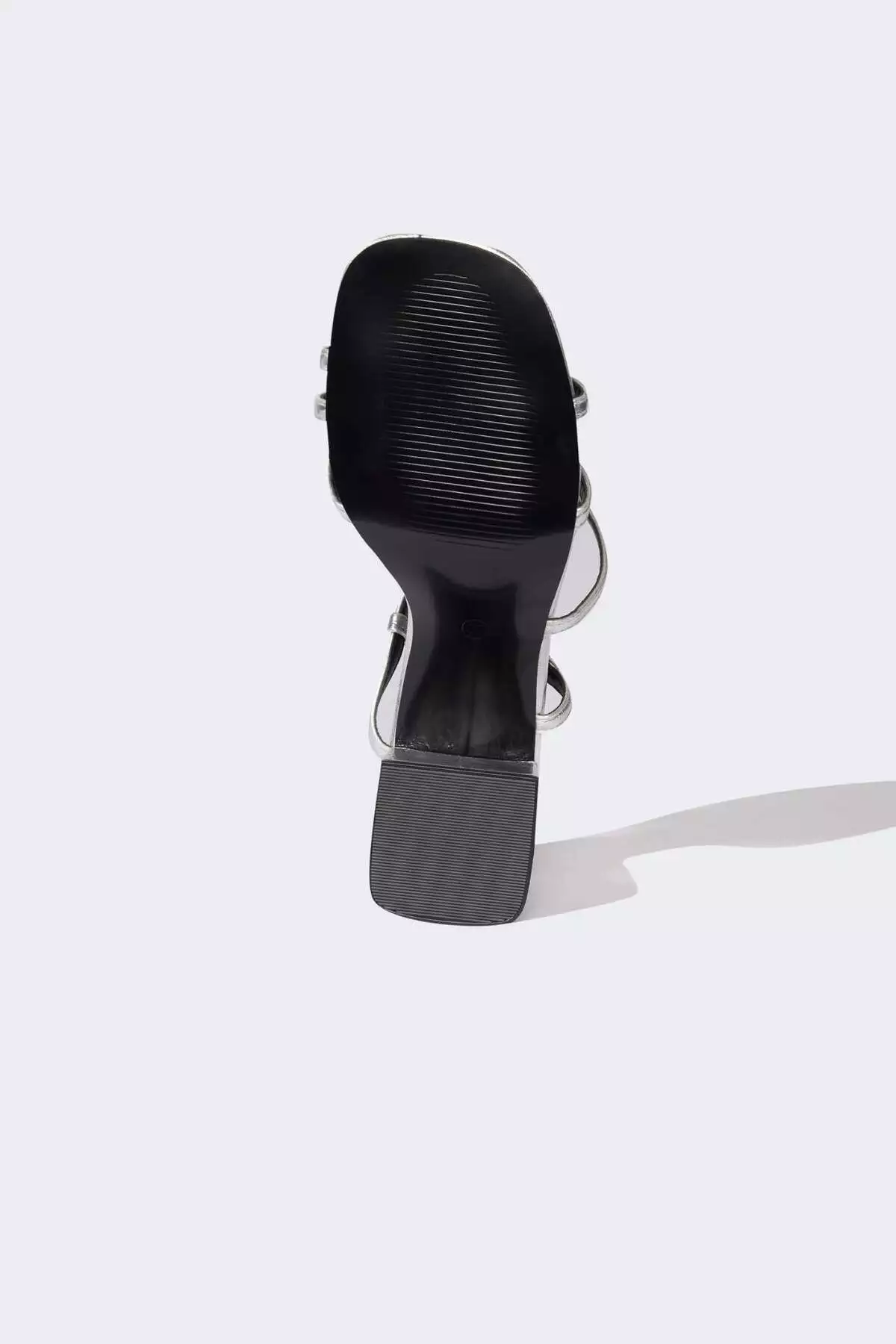 صندل پاشنهدار مصنوعی با کفی بلند زنانه مدل E2512AX25SM برند Defacto - 1034249479