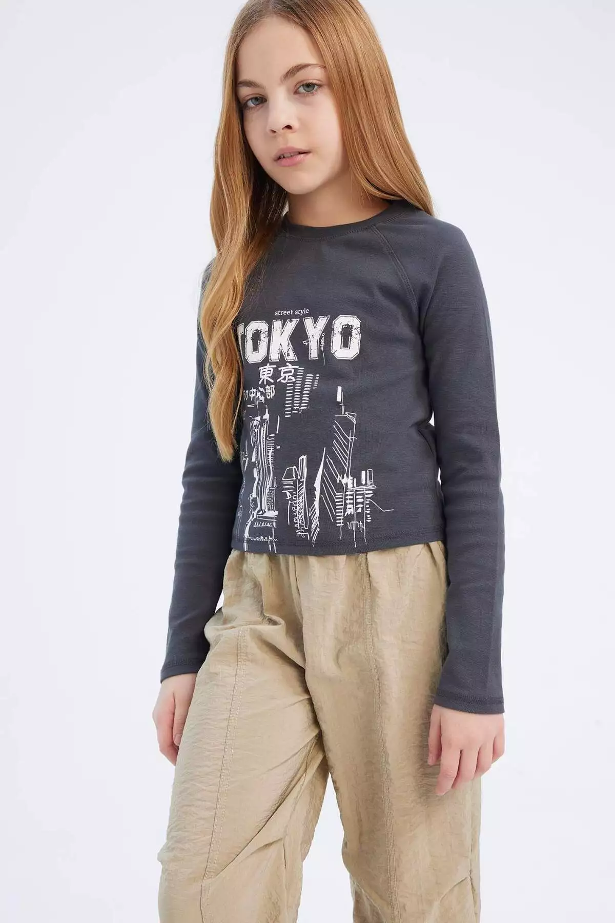 تیشرت آستین بلند کشباف با یقه دوچرخهای و طرح چاپی برای دختران بچه برند Defacto - 901885779