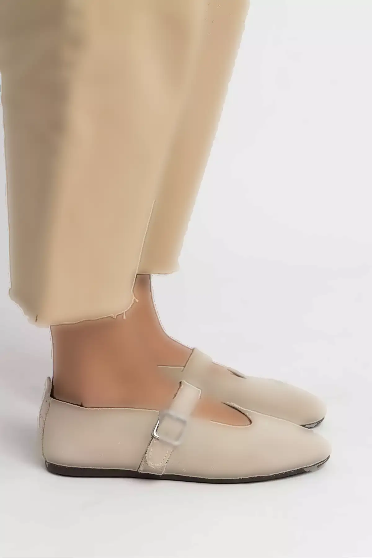 کفش زنانه با زیره مسطح و جزئیات بند چرم طبیعی با طراحی سوئیدی برند NİŞANTAŞI SHOES - 988771418