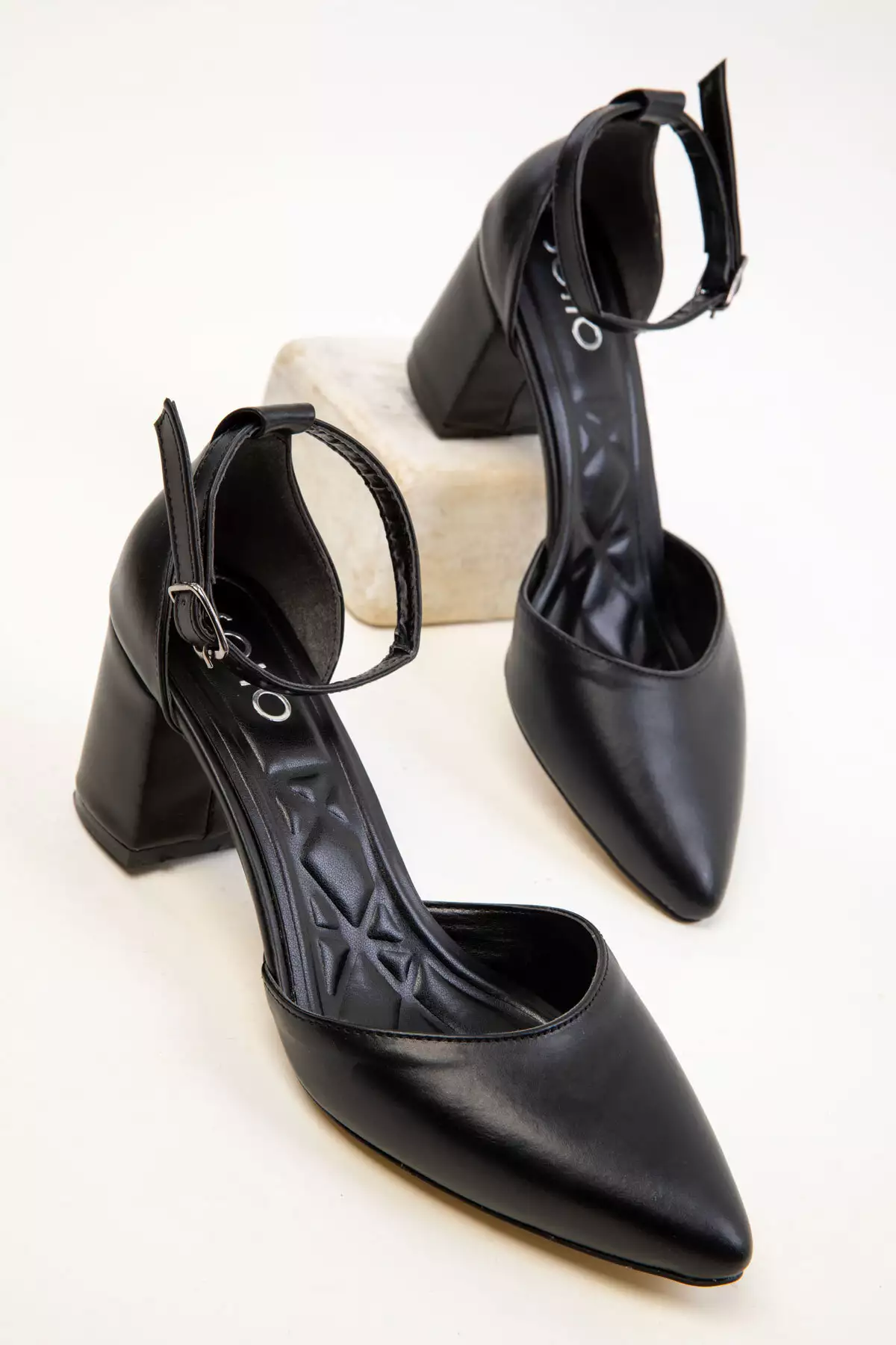 کفش پاشنه بلند کلاسیک زنانه مشکی 16823 برند SOHO - 203819427