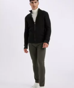 ژاکت بافتنی آستین بلند با یقه نیمه‌چسب و زیپ، فیت معمولی مدل R1195az22wn برند Defacto - 318301788