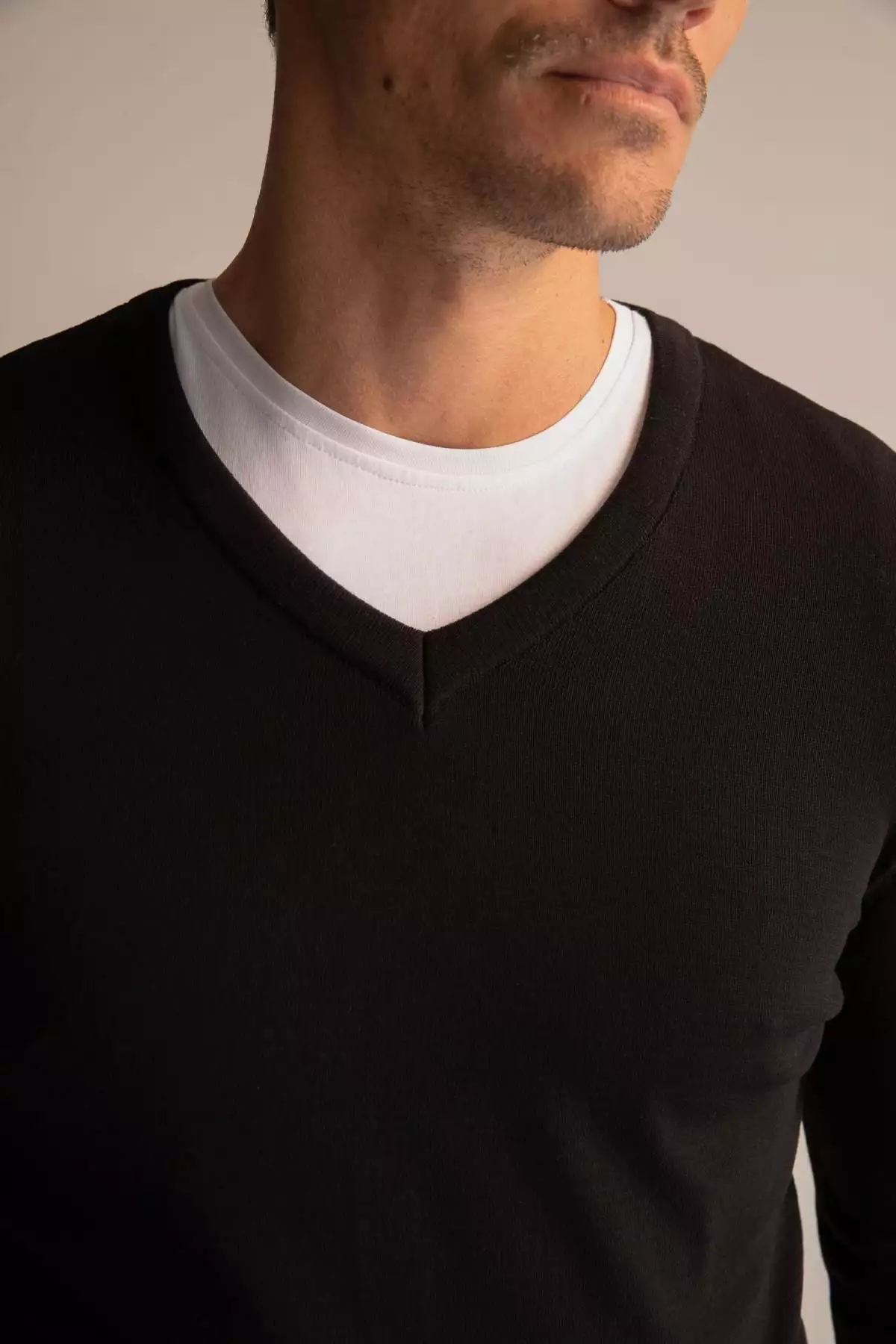 ک pullover یقه V کشباف برای آقایان مدل Y0799AZ22AU برند Defacto - 332375581