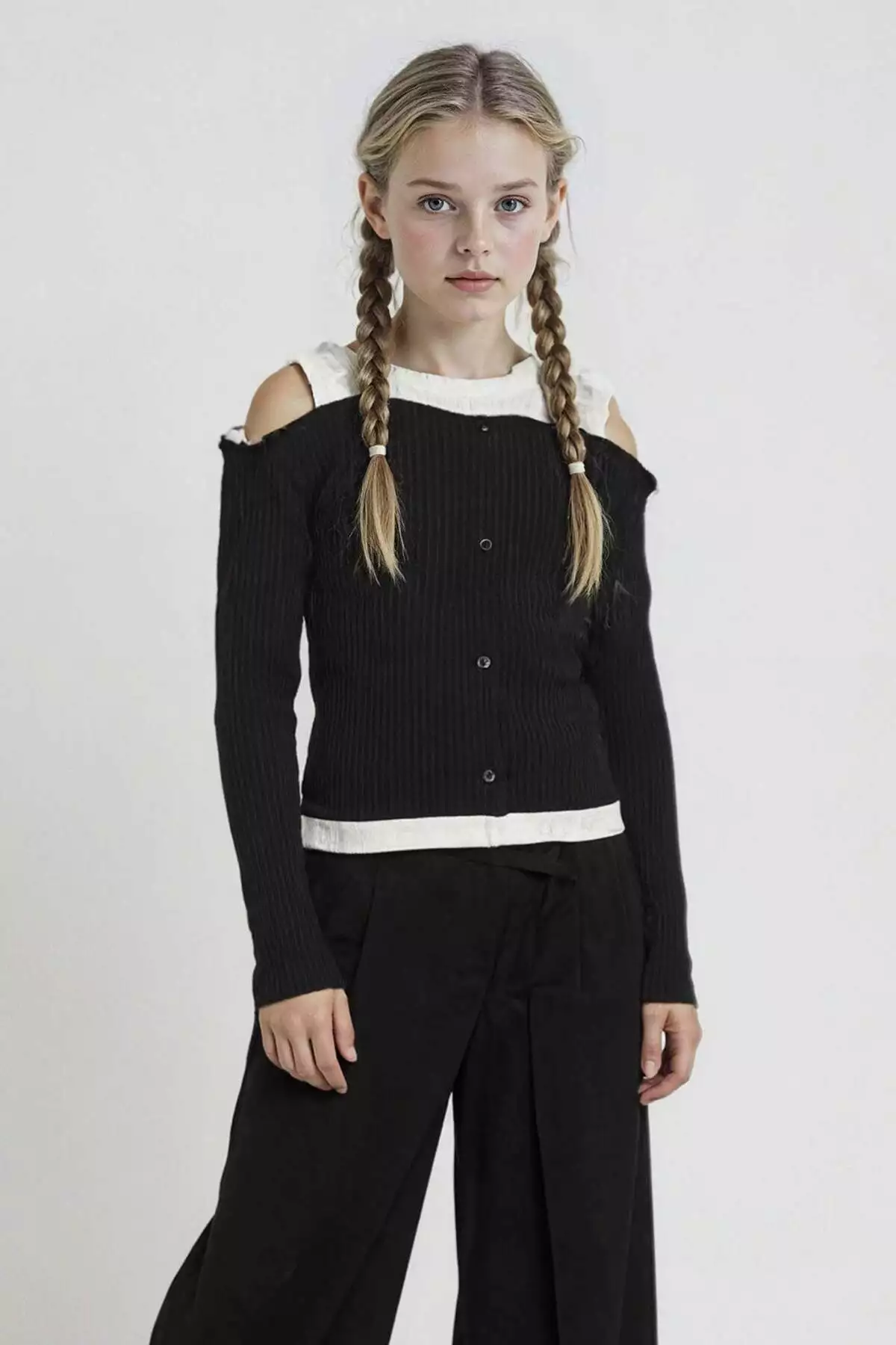 تیشرت آستینبلند فیت دار باریک با برش شانهدار برای دختران - مدل G1713A825AU برند Defacto - 990917559