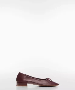 بافت دار و جزئیات دار از چرم براق برند MANGO - 775072439