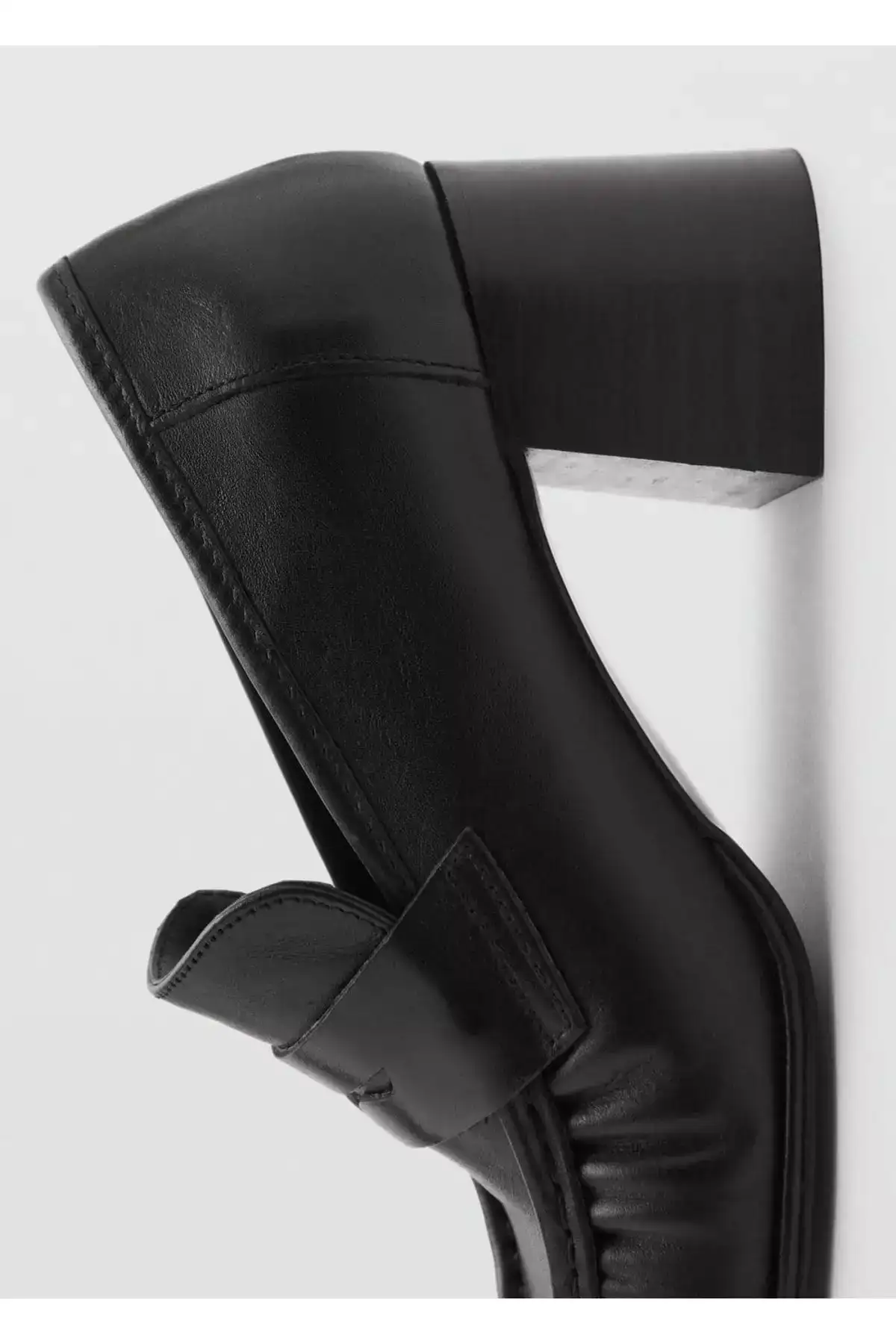 کفش چرم پاشنهدار با بند برند MANGO - 849640335