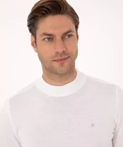 پلیور بافتنی یقه ربعی فیت اسلیم رنگ اکرu کد 50314188-VR019 برند Pierre Cardin - 960400865