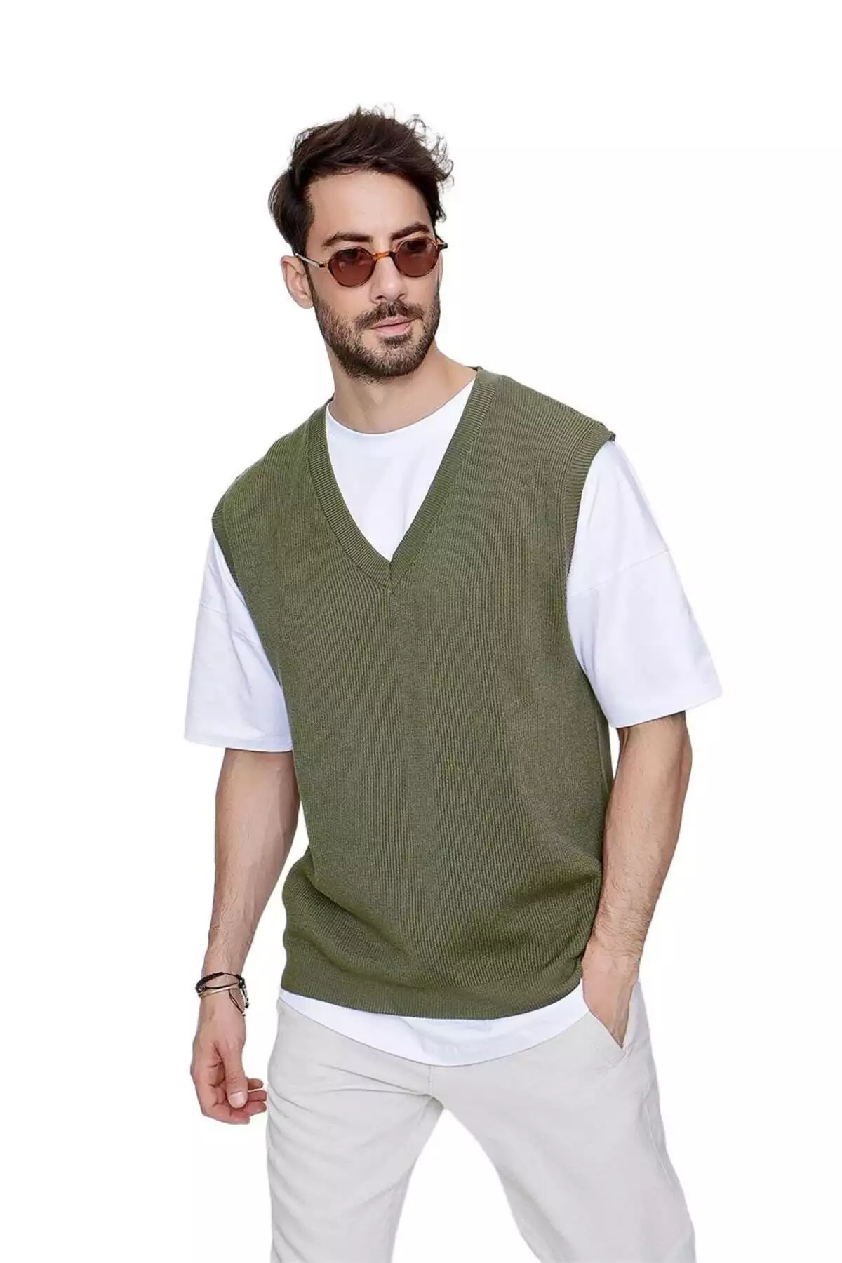 سویشرت بافتنی پنبهای مردانه، یقه V، راحت و به رنگ خاکی برند CHUBA - 274938416