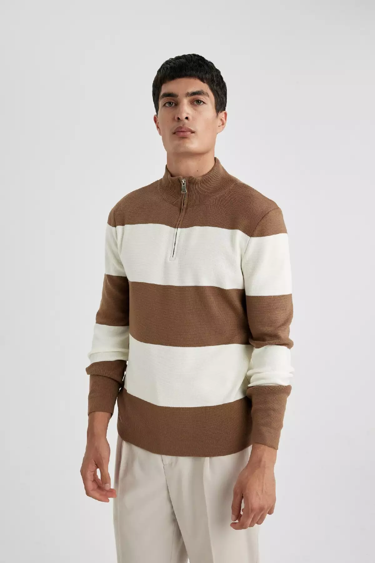 ژاکت کش باف استاندارد با برش نرمال و یقه ایستاده و زیپ دار A9518ax23wn برند Defacto - 765616132