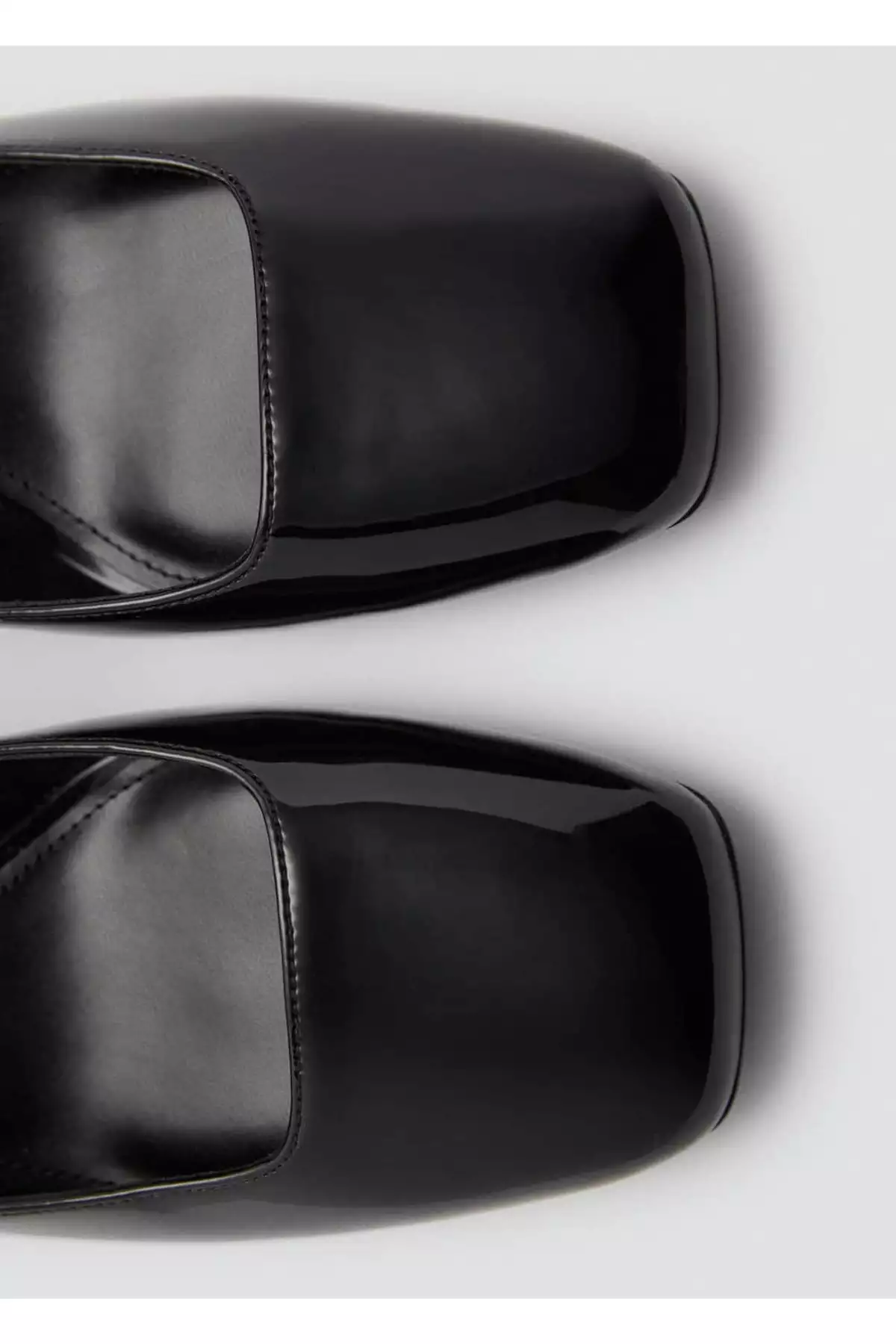 کفش پاشنهدار با ظاهر چرم لغزنده برند MANGO - 882276266