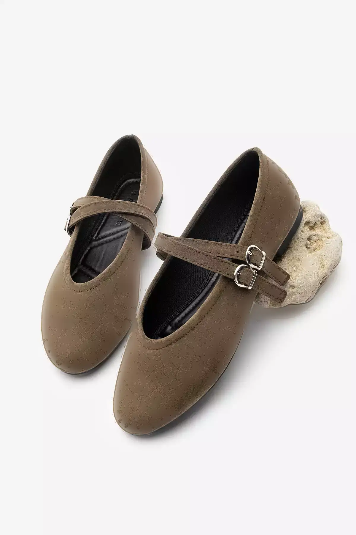 بابت زنانه با بند ضربدری نیرزا قهوهای سوئدی برند Marjin - 982090660