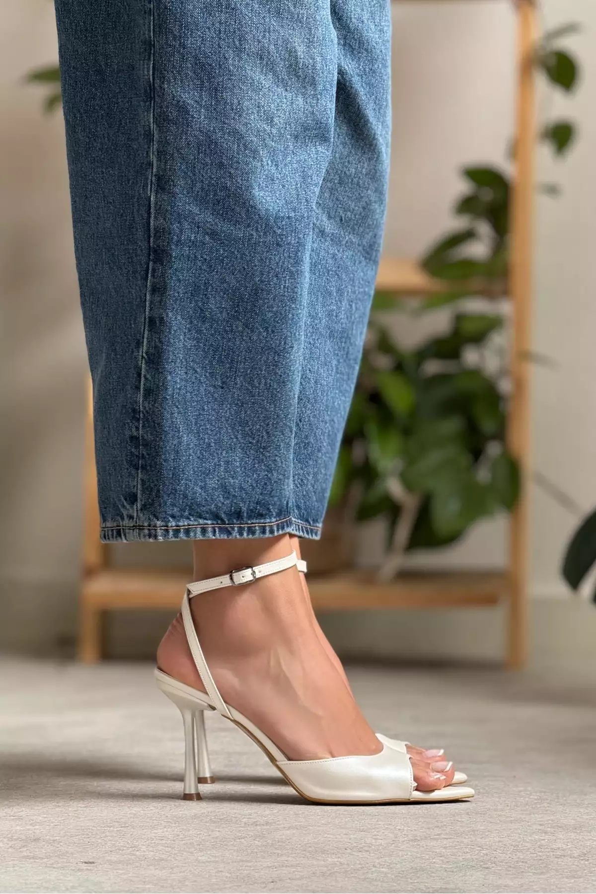 کفش پاشنه نازک زنانه با جزئیات کمربند مچ دست تانیا سدف برند NİŞANTAŞI SHOES - 937807229