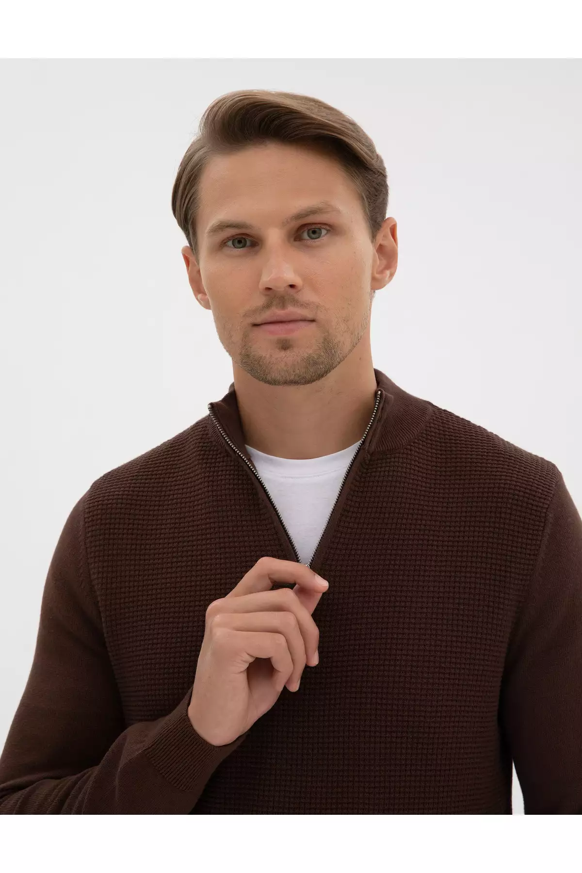 ژاکت قهوهای با برش اسلیم فیت و یقه ایستاده، زیپدار، کد 50317397-VR029 برند Pierre Cardin - 1039157912