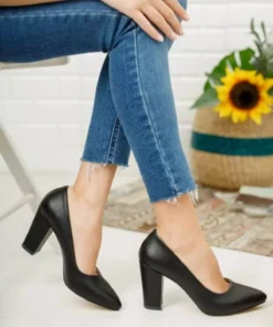 کفش پاشنهبلند زنانه با پاشنه Thick و رویه چرم مشکی برند Armada - 349276252