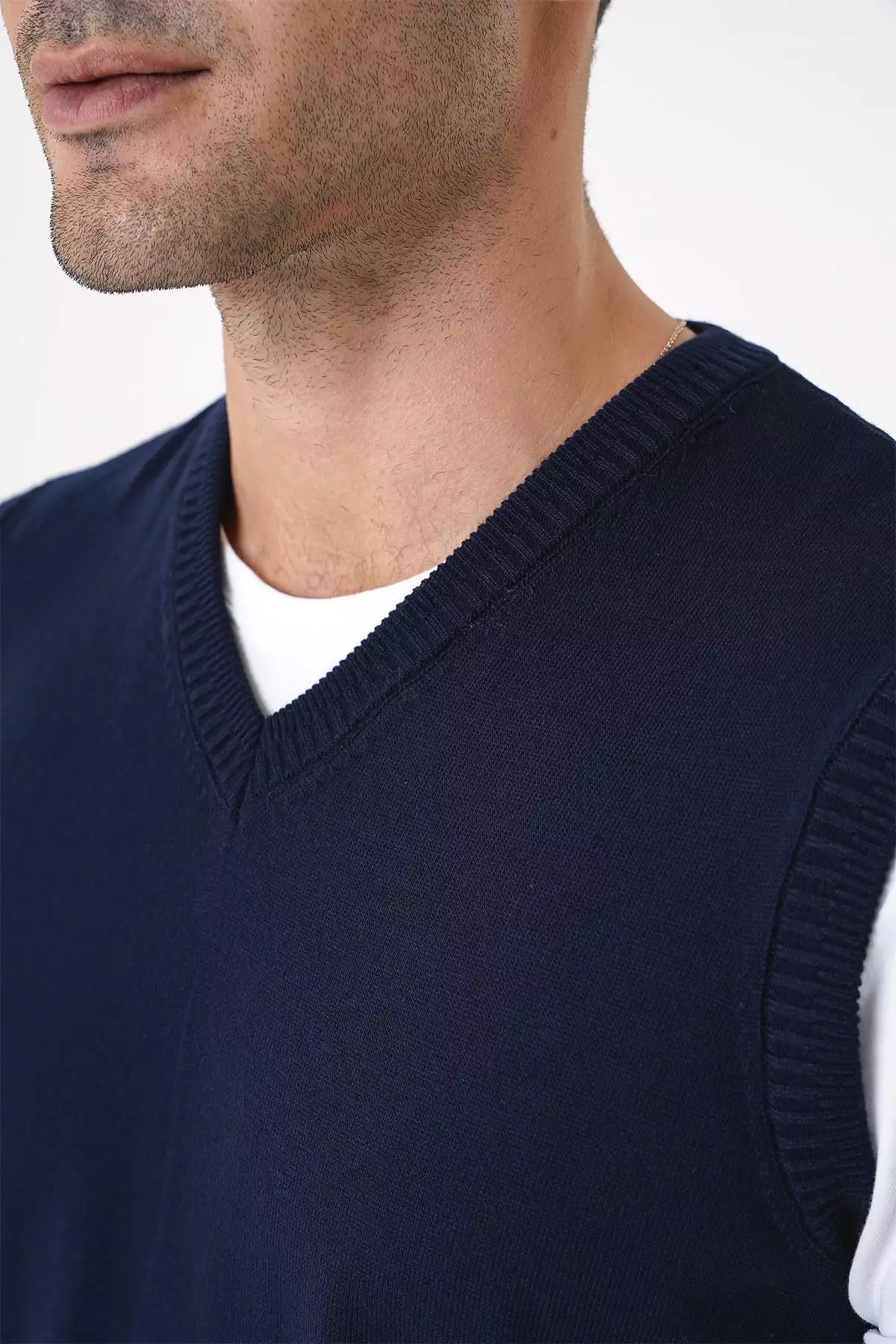 سویشرت با یقه V مردانه فیت معمولی رنگ سرمهای 25w2001 برند CHUBA - 865015237