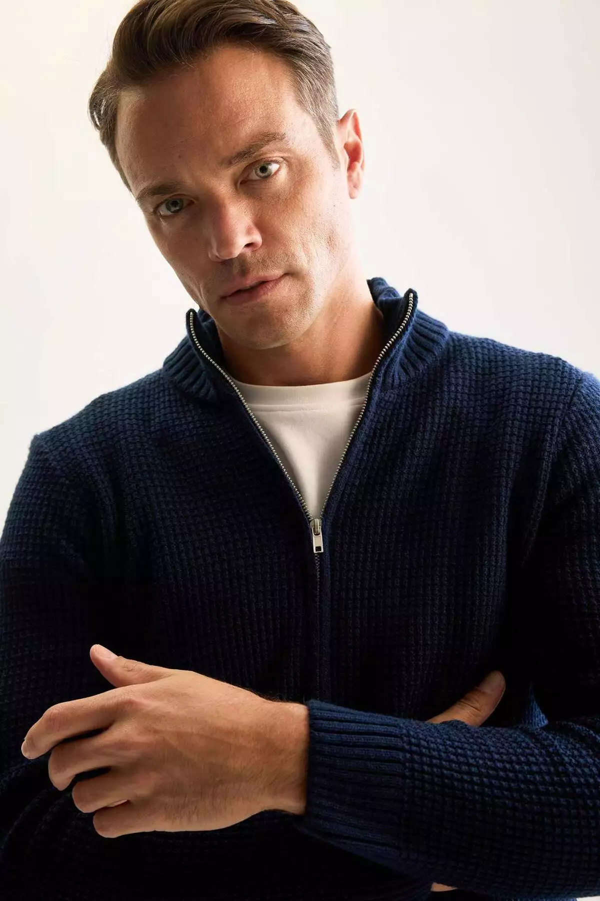 کالا: هفت نازک یقه نیمه ایستاده استاندارد مناسب مدل: R1195AZ23WN برند Defacto - 754848204