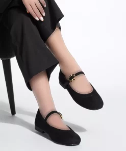 کفش راحتی زنانه ملادی با بند مشکی جیر برند Marjin - 981735281