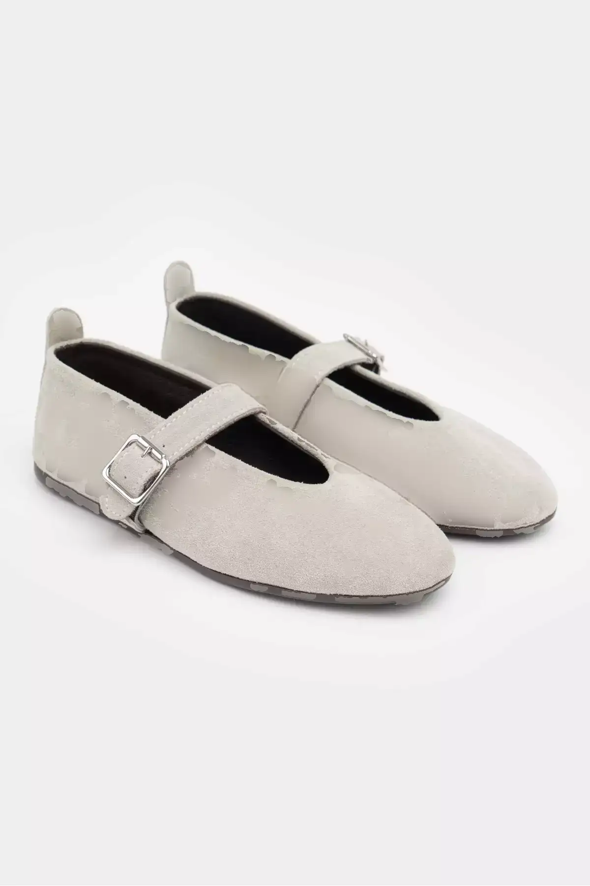 کفش زنانه با زیره مسطح و جزئیات بند چرم طبیعی با طراحی سوئیدی برند NİŞANTAŞI SHOES - 988771418