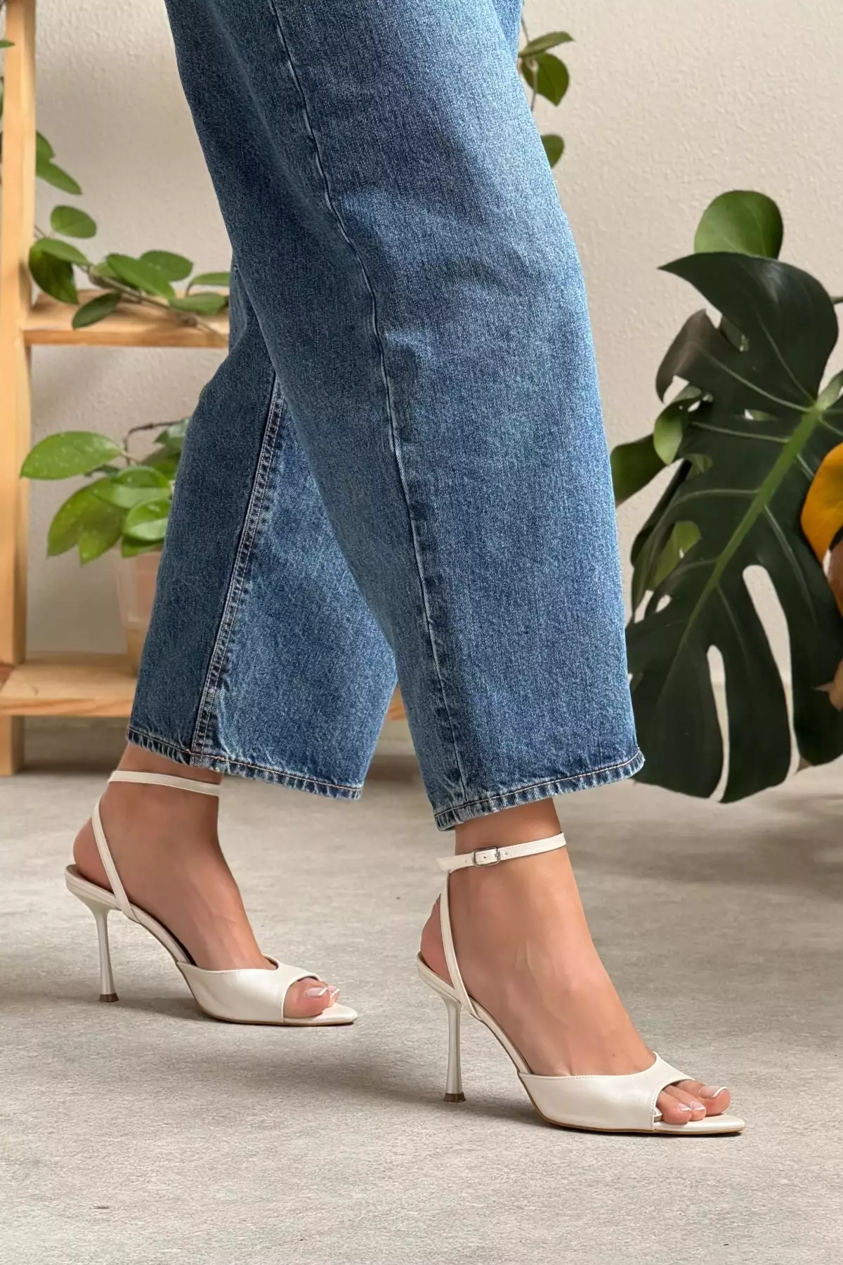 کفش پاشنه نازک زنانه با جزئیات کمربند مچ دست تانیا سدف برند NİŞANTAŞI SHOES - 937807229