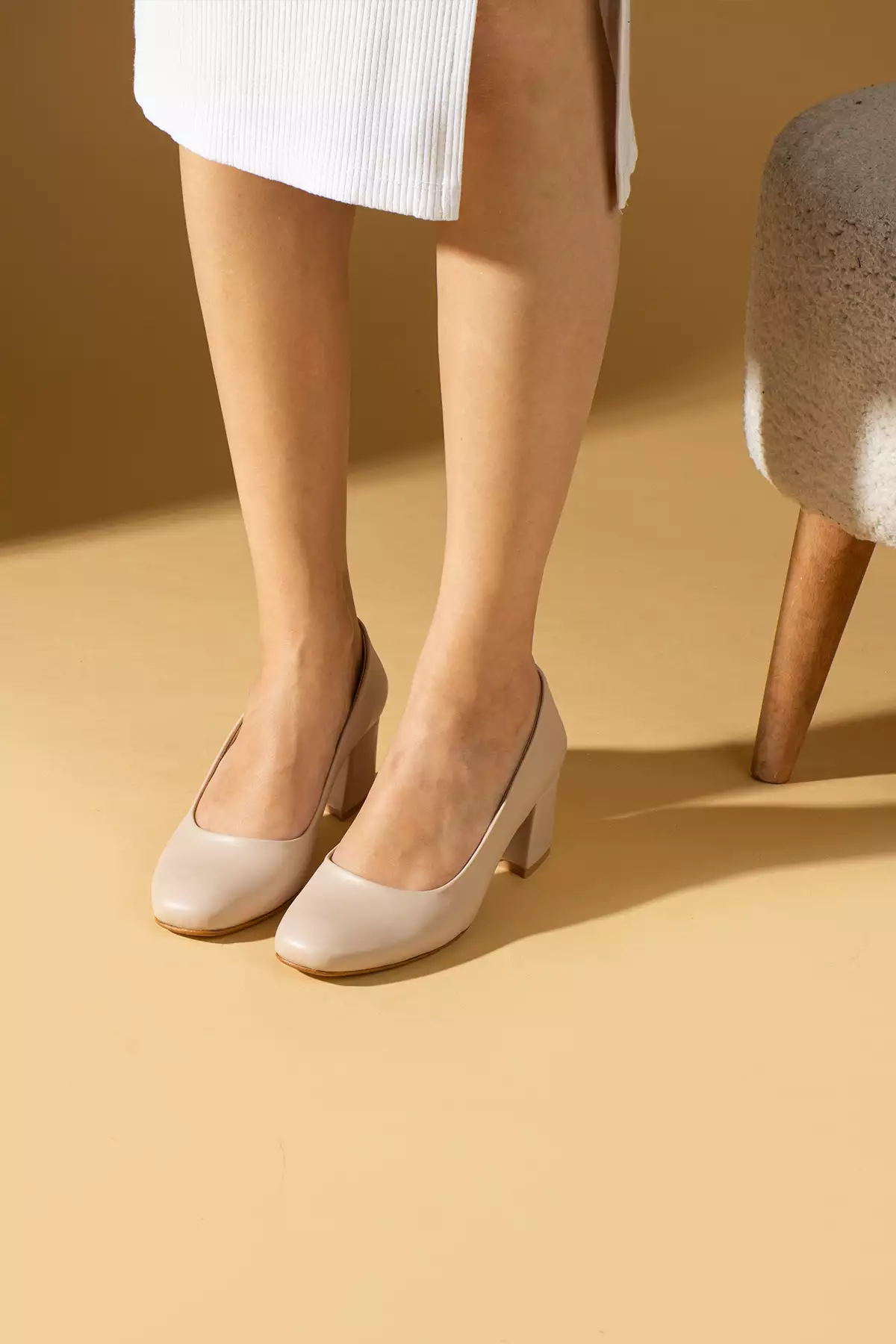 کفش پاشنهدار زنانه با رنگ بژ و سایز 5.5 سانتیمتر با طراحی گوشهدار برند FORS SHOES - 793053541