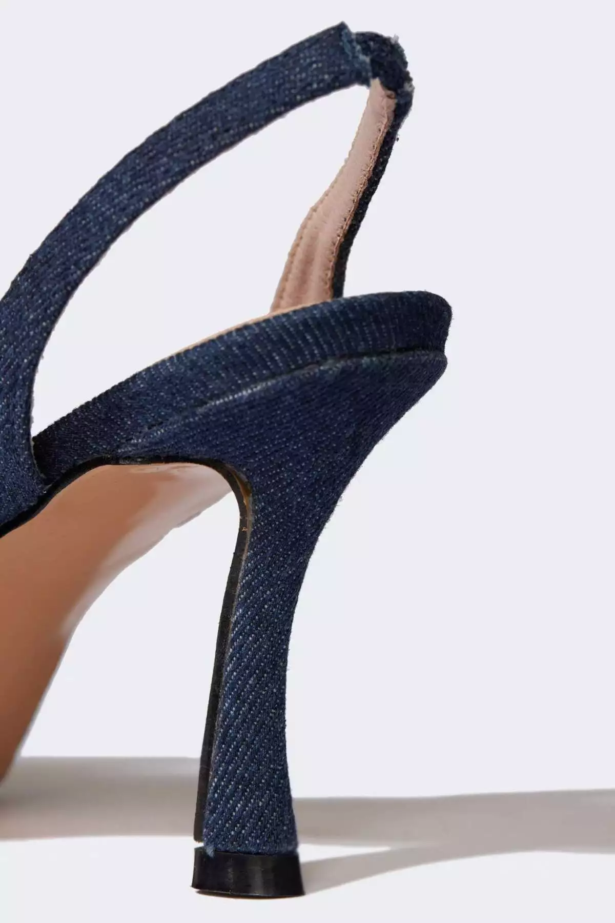 سندل پاشنهدار زنانه با کفی بلند مدل E2516AX25SM برند Defacto - 929169939