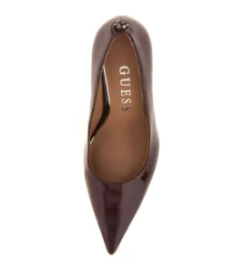 می‌توان این محصول را به عنوان "کفش پاشنه‌دار چرم قرمز زنانه پریندی" ترجمه کرد. برند Guess - 994064641