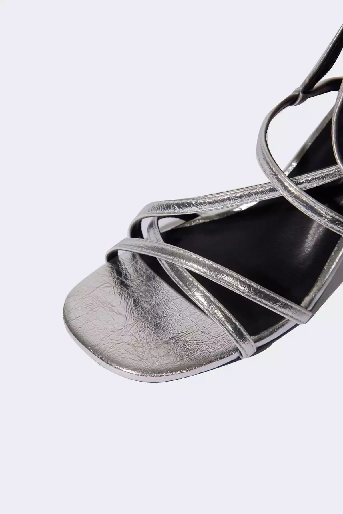 صندل پاشنهدار مصنوعی با کفی بلند زنانه مدل E2512AX25SM برند Defacto - 1034249479