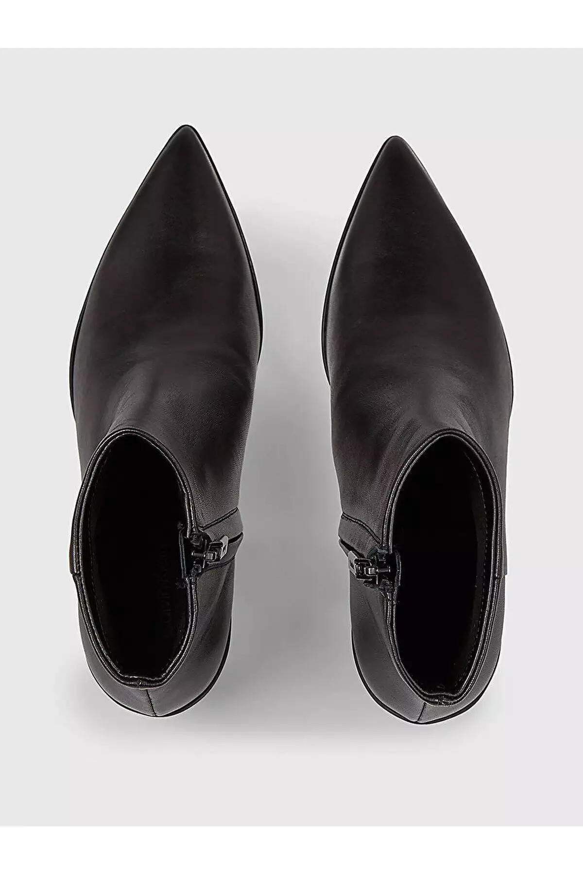 کفش پاشنه بلند کلاسیک مشکی با نوک تیز چرم زنانه HW0HW01838-BEH برند Calvin Klein - 787853065