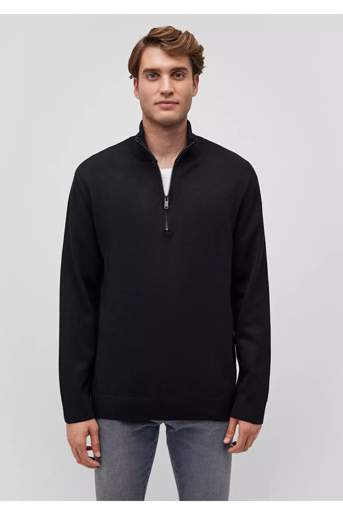 ژاکت مشکی یقه ایستاده با زیپ نیمه 0710256-900 مناسب با اندازه معمولی برند Mavi - 869800391