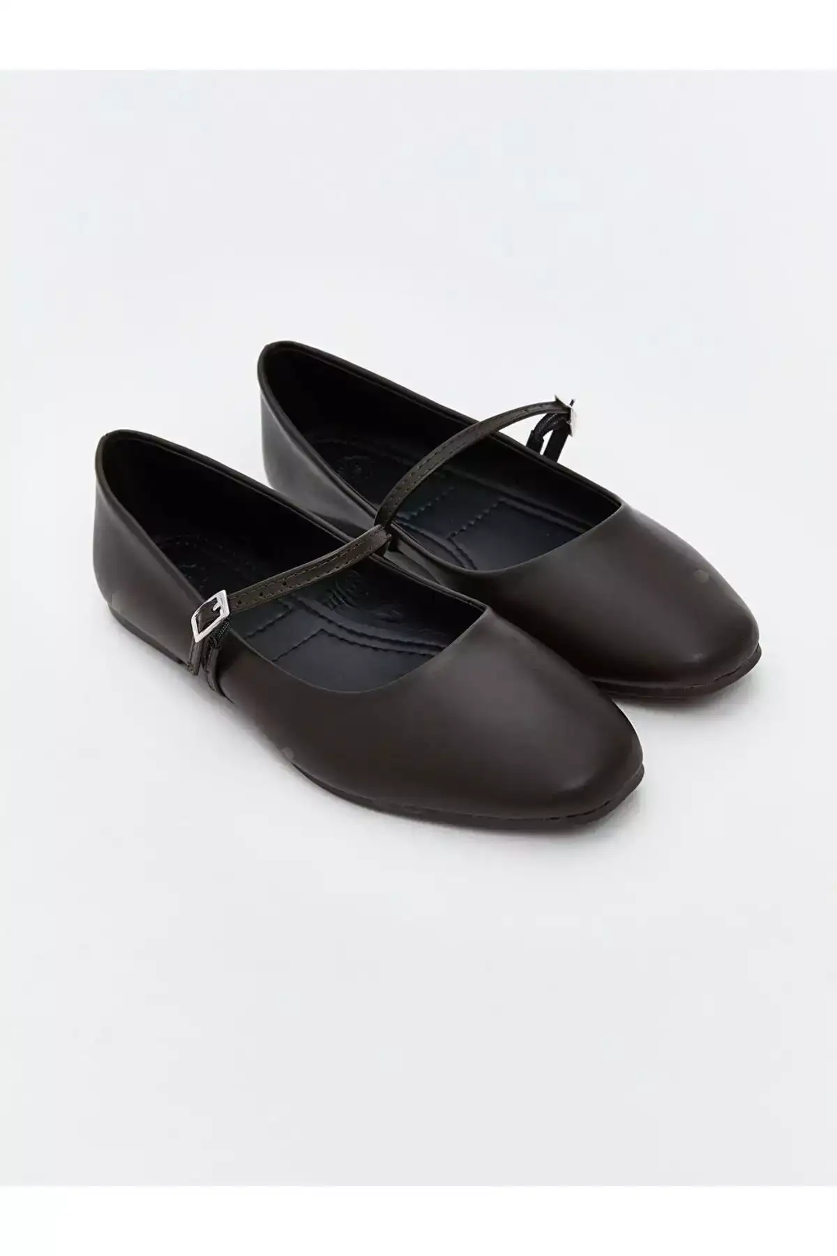 کفش بالشتی زنانه با ظاهر چرم LCW STEPS برند LC Waikiki - 977405223