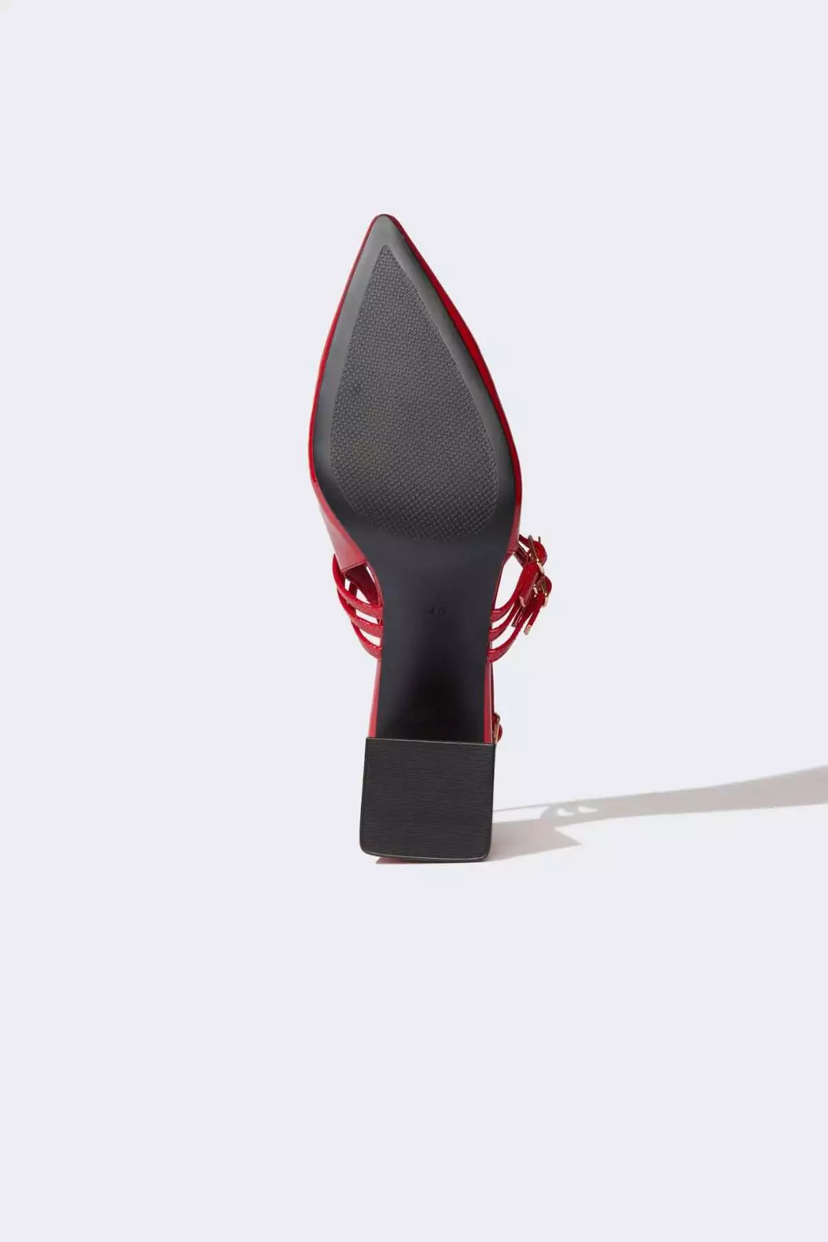 سندل پاشنهبلند زنانه با زیرهبلند از جنس چرم مصنوعی E2515AX25SM برند Defacto - 929169931