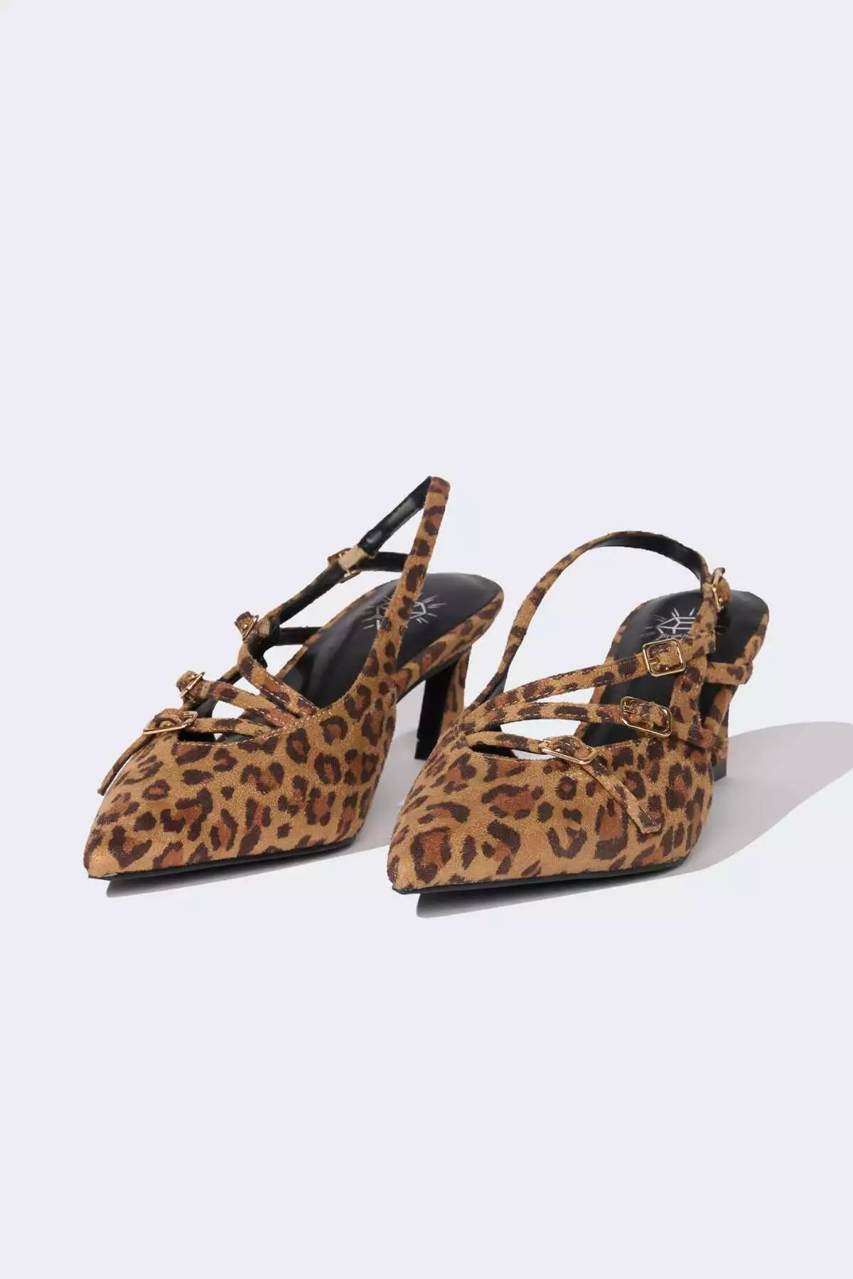 صندل زنانه با طراحی لئوپارد و کفی بلند از چرم مصنوعی مدل E2523AX25SM برند Defacto - 949716019
