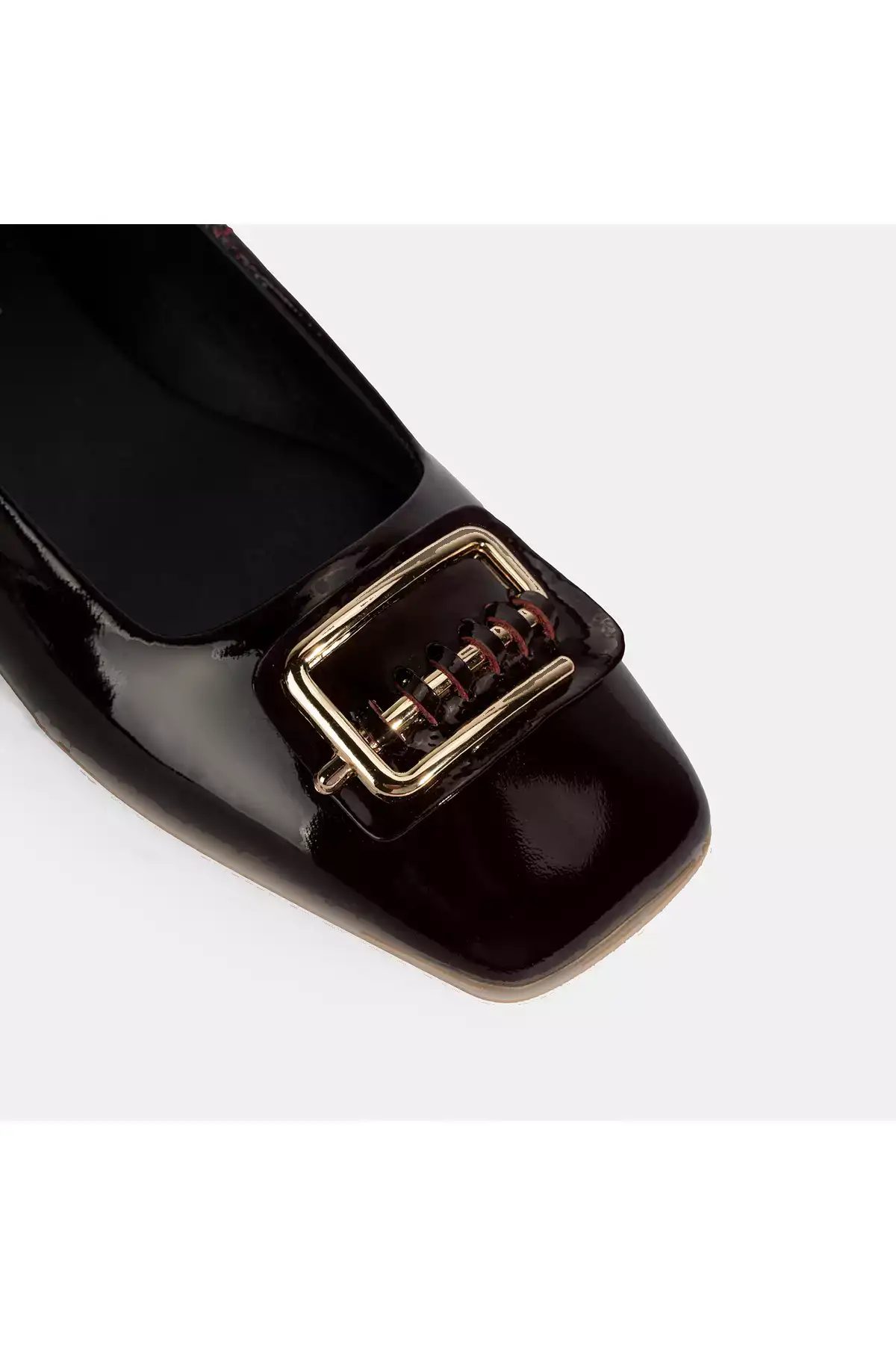 کفش بابی زنانه با سگک فلزی سورمهای و روکش براق برند Desa - 974390736